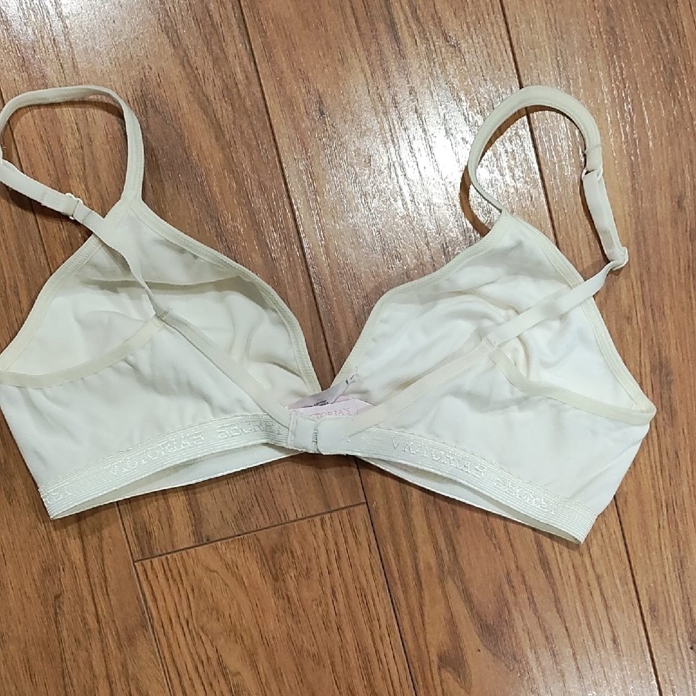 Victoria's Secret Cream Bra - Picture 2 of 7